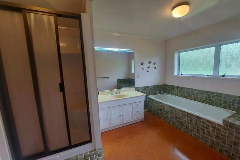 Photo of property in 302 Pine Valley Road, Dairy Flat, Silverdale, 0992