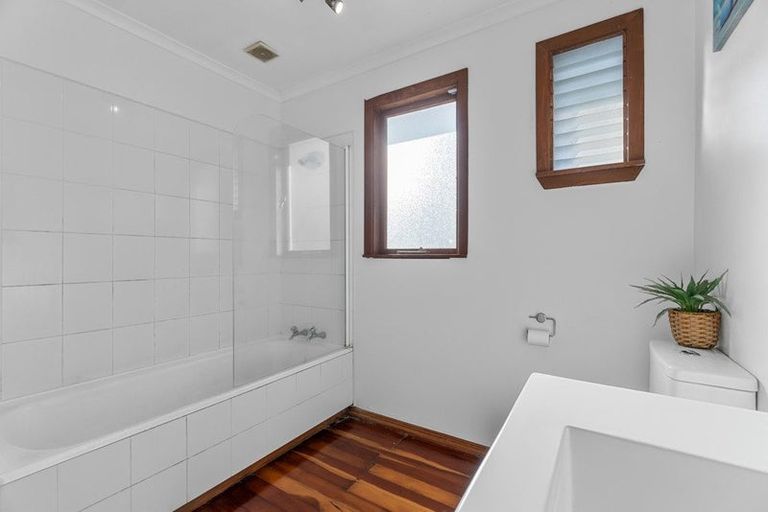 Photo of property in 42 Irvine Street, Frankton, Hamilton, 3204