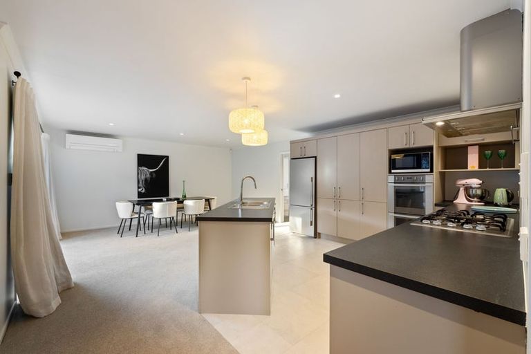 Photo of property in 5 Foresters Crescent, Parklands, Christchurch, 8083