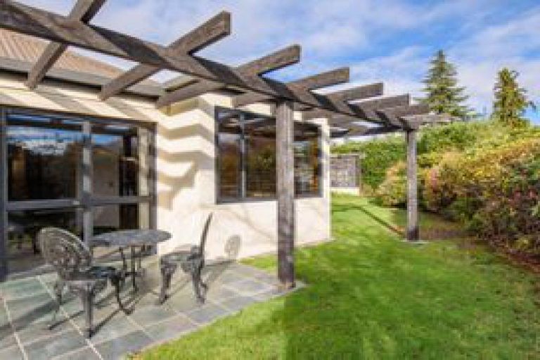 Photo of property in 8 Cherry Court, Wanaka, 9305