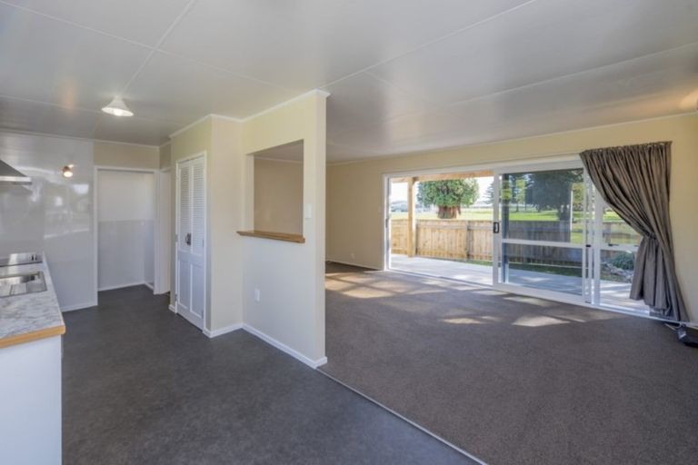 Photo of property in 37 Adkin Avenue, Levin, 5510