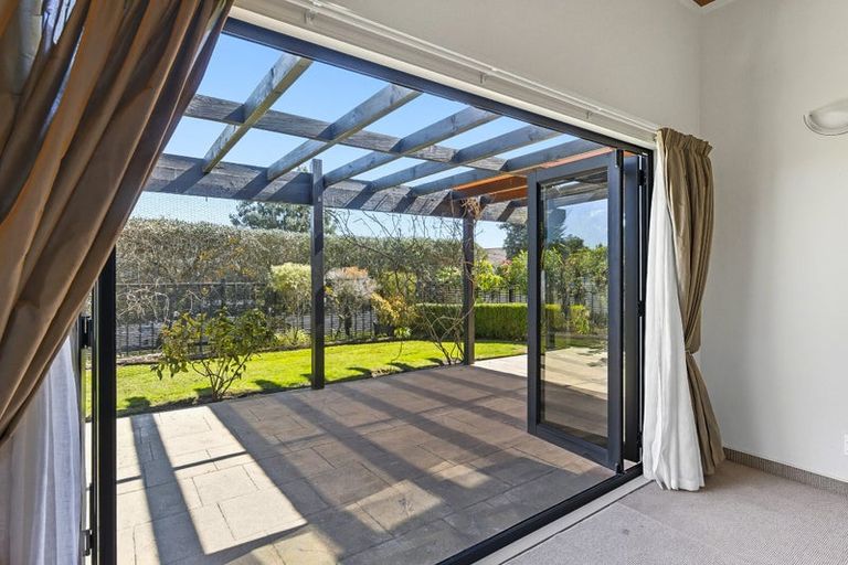 Photo of property in 2 Quadrant Heights, Paraparaumu, 5032