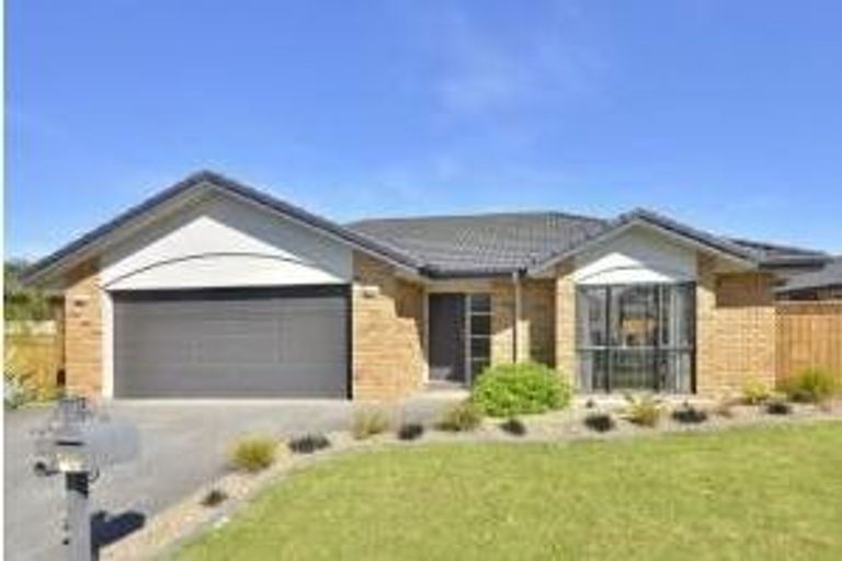 Photo of property in 33 Croftview Road, Wattle Downs, Auckland, 2103
