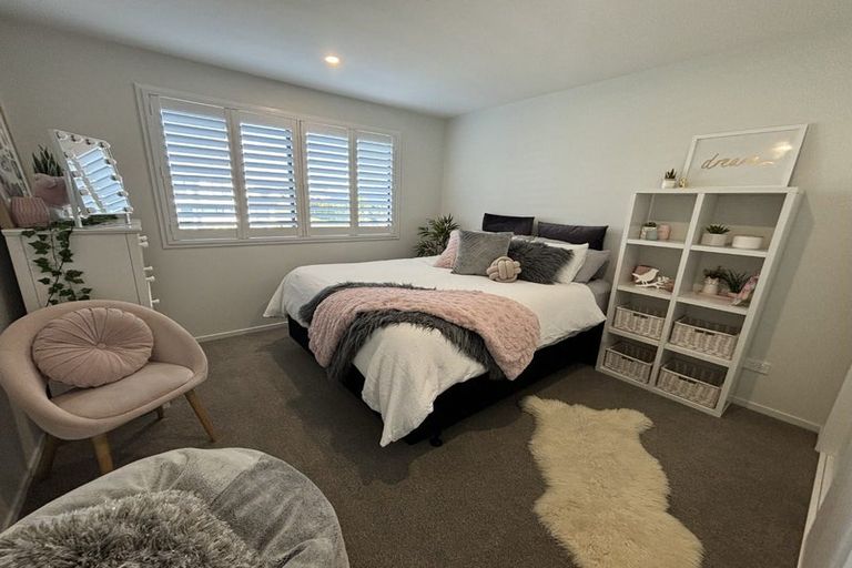 Photo of property in 16 Mutetai Road, Clarks Beach, 2122