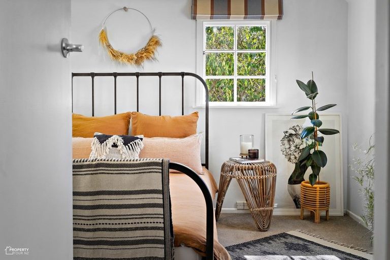 Photo of property in 19 Kempton Street, Greytown, 5712