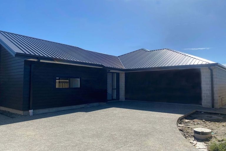 Photo of property in 143 Shillingford Boulevard, Rolleston, 7615