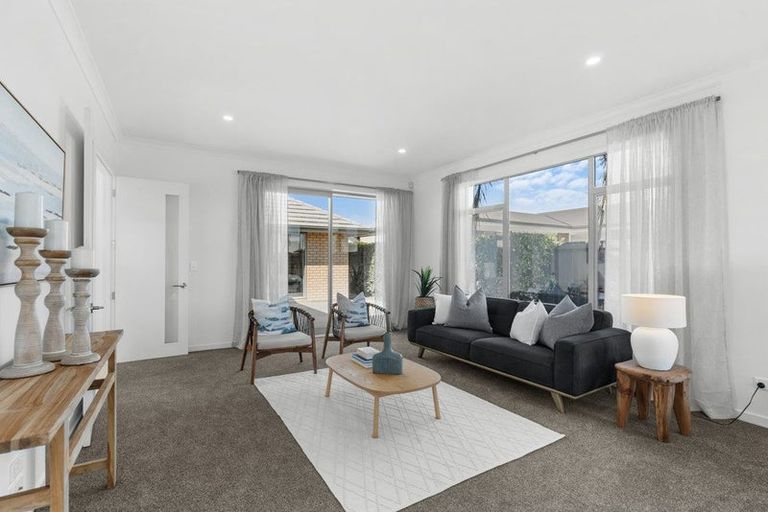 Photo of property in 32 The Runway, Wigram, Christchurch, 8042