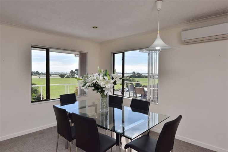 Photo of property in 122 Mccormacks Bay Road, Redcliffs, Christchurch, 8081
