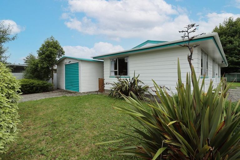 Photo of property in 22 Kupe Drive, Carterton, 5713