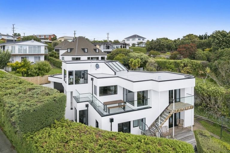 Photo of property in 2/11 Belleview Terrace, Mount Pleasant, Christchurch, 8081