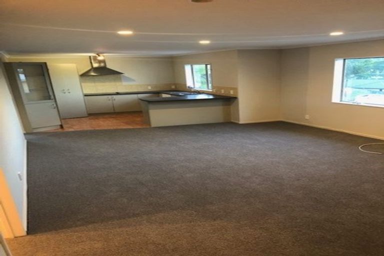 Photo of property in 16 Exotic Place, Massey, Auckland, 0614