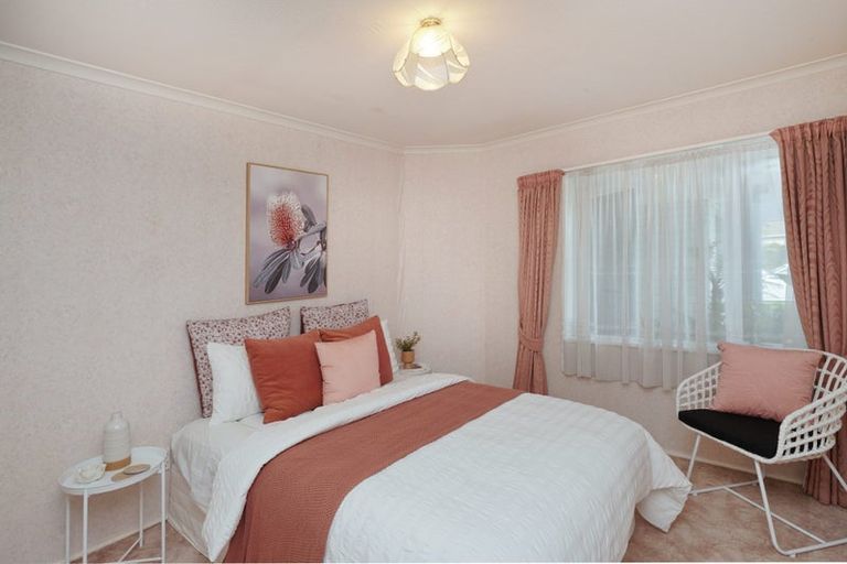 Photo of property in 33 Peer Street, Upper Riccarton, Christchurch, 8041