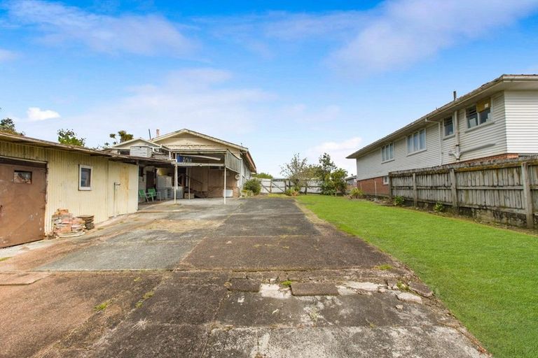 Photo of property in 1608 Great North Road, Waterview, Auckland, 1026