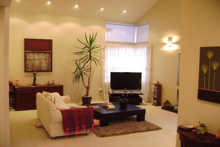 Photo of property in 7 Andara Close, Pinehill, Auckland, 0632
