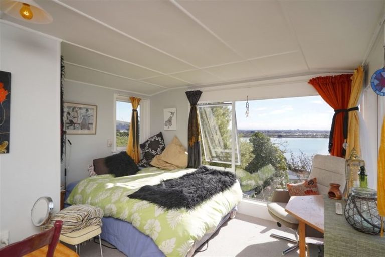 Photo of property in 23 The Brae, Mount Pleasant, Christchurch, 8081