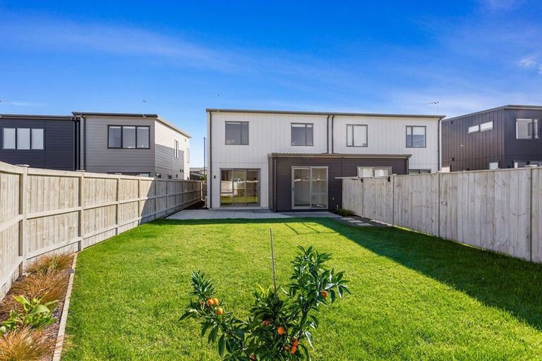 Photo of property in 104f Pepene Avenue, Takanini, Auckland, 2112