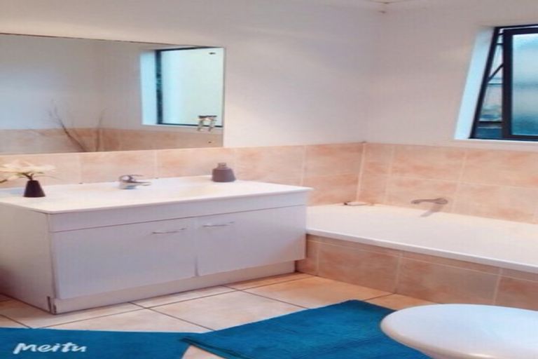 Photo of property in 3 Dapple Place, Flat Bush, Auckland, 2019