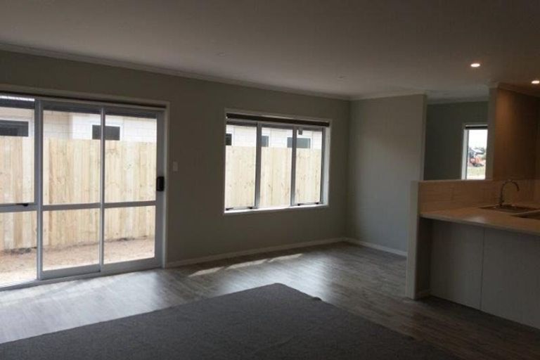 Photo of property in 330 Grenada Street, Papamoa Beach, Papamoa, 3118