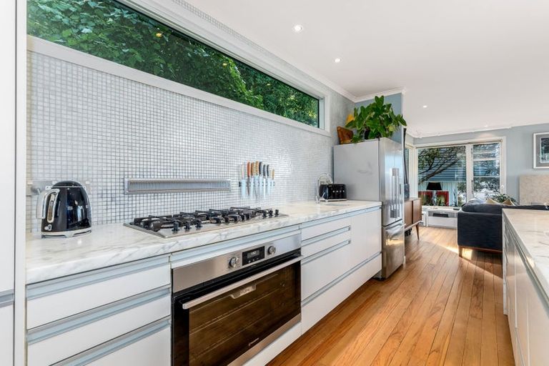 Photo of property in 114 Duncan Terrace, Kilbirnie, Wellington, 6022