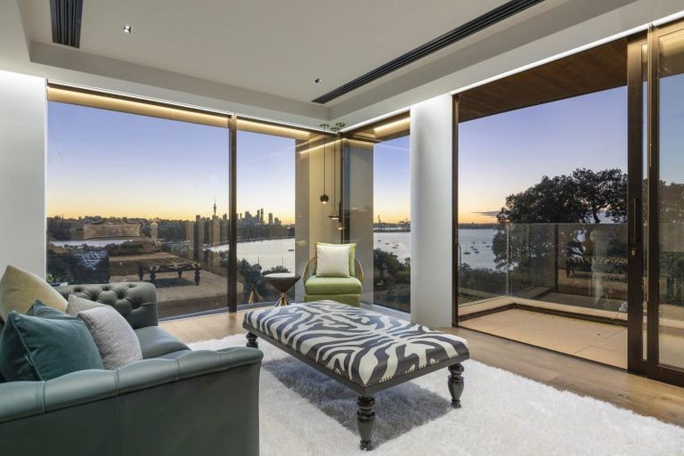 Photo of property in 92 Paritai Drive, Orakei, Auckland, 1071