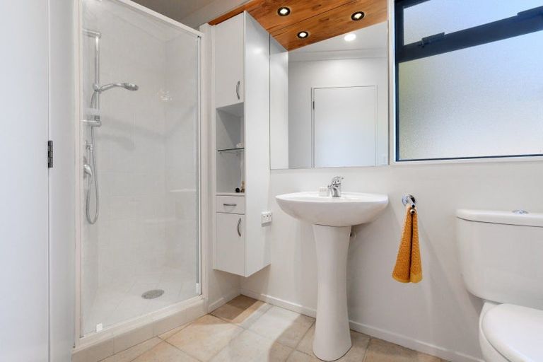 Photo of property in 5 Acklam Avenue, Otumoetai, Tauranga, 3110