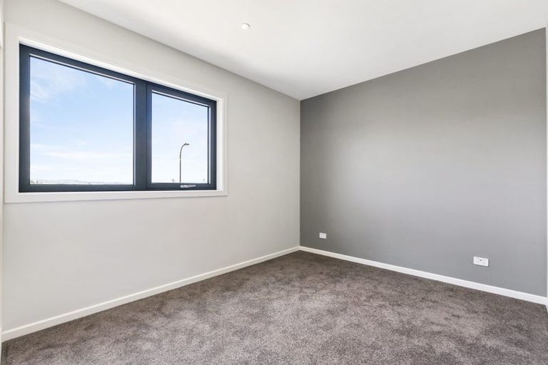 Photo of property in 35 Otuwairoa Esplanade, Opaheke, 2113