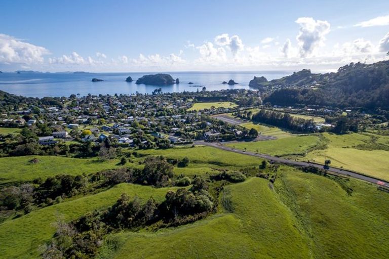 Photo of property in 94 Hahei Beach Road, Hahei, Whitianga, 3591
