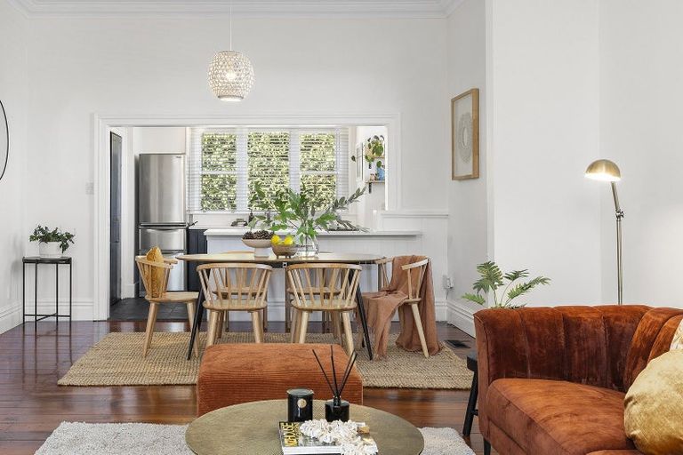 Photo of property in 11 Nevay Road, Miramar, Wellington, 6022