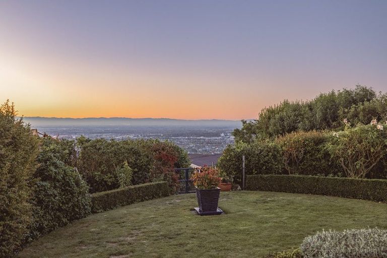 Photo of property in 37 Longhurst Terrace, Cashmere, Christchurch, 8022