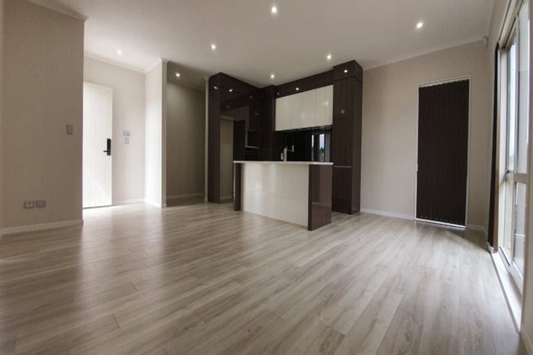 Photo of property in 28 Koroheke Road, Takanini, 2110