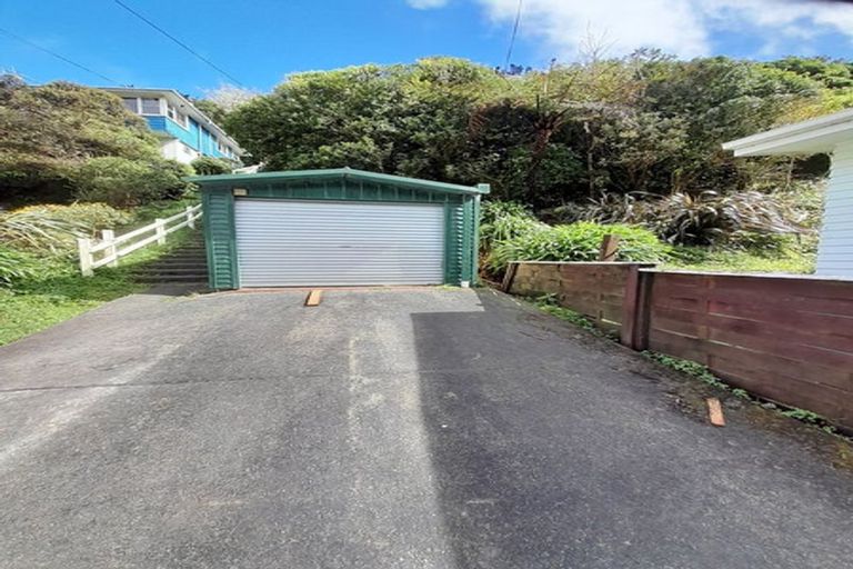 Photo of property in 157 Parkvale Road, Karori, Wellington, 6012