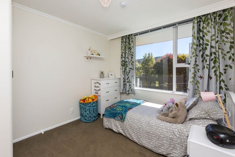 Photo of property in 31 Dowling Grove, Silverstream, Upper Hutt, 5019