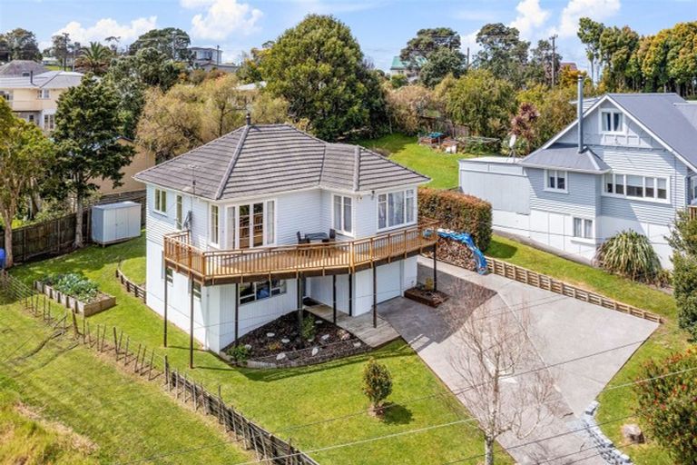 Photo of property in 7 Chamberlain Road, Massey, Auckland, 0614