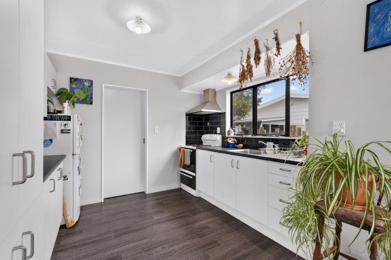 Photo of property in 28 Cranby Crescent, Onekawa, Napier, 4110