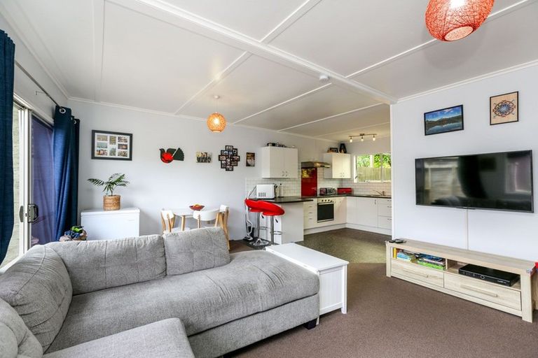 Photo of property in 48b Pitcairn Street, Oakura, 4314