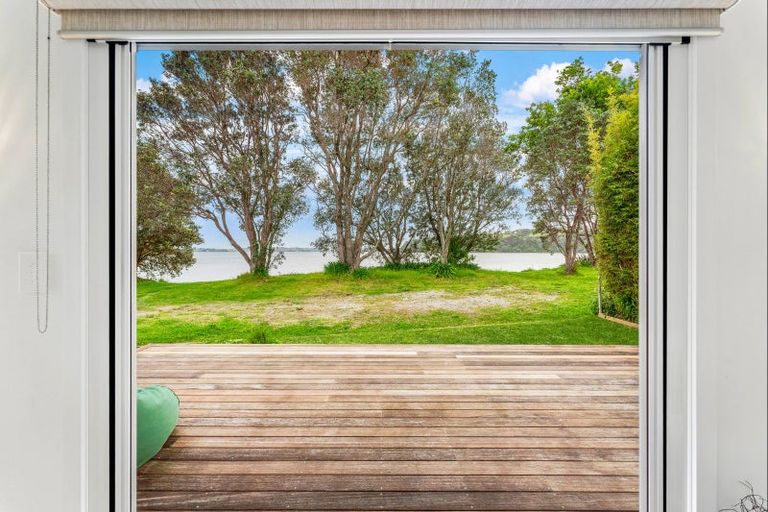Photo of property in 74 Clinton Road, Tawharanui Peninsula, Matakana, 0986