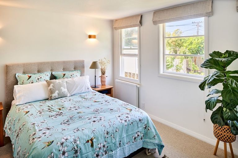 Photo of property in 53 Pukatea Street, Eastbourne, Lower Hutt, 5013