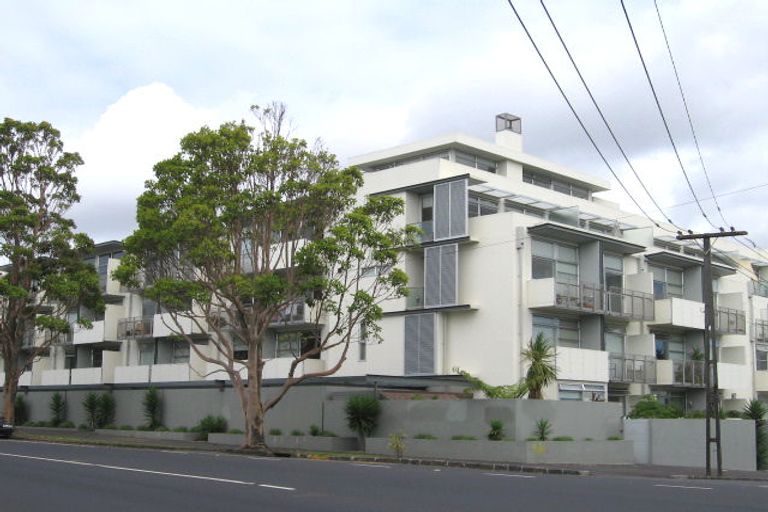 Photo of property in 2m/80 Richmond Road, Grey Lynn, Auckland, 1021