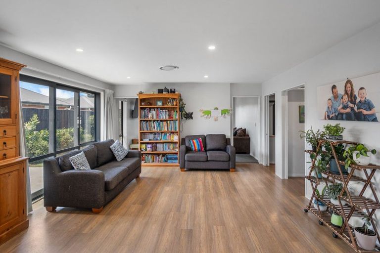 Photo of property in 16 Cherry Avenue, Darfield, 7510