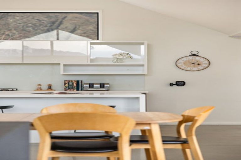 Photo of property in 35 Jacks Point Rise, Jacks Point, Queenstown, 9371