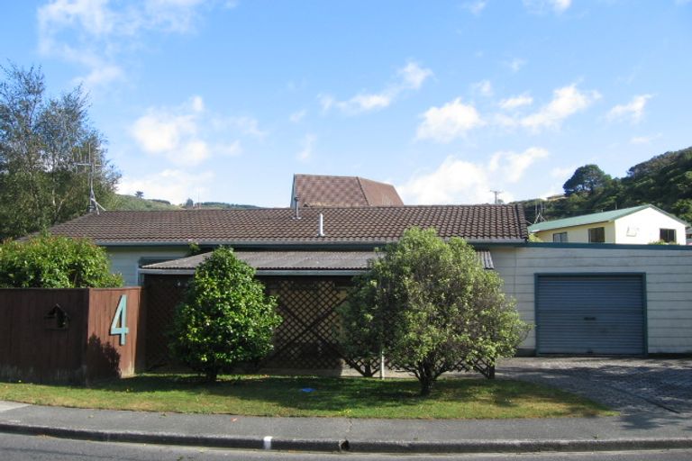 Photo of property in 4 Edmund Lomas Grove, Birchville, Upper Hutt, 5018