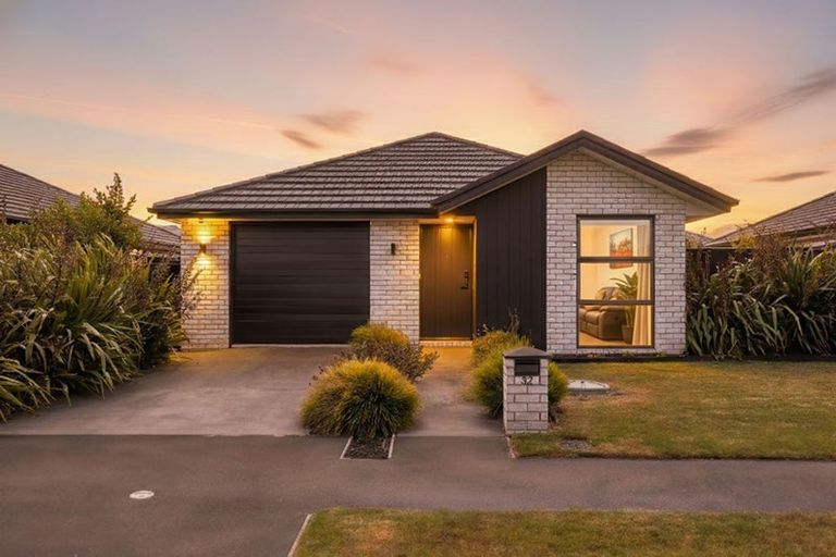 Photo of property in 32 Conailus Street, Halswell, Christchurch, 8025