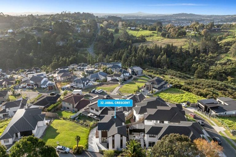 Photo of property in 32 Jabal Crescent, Totara Park, Auckland, 2105