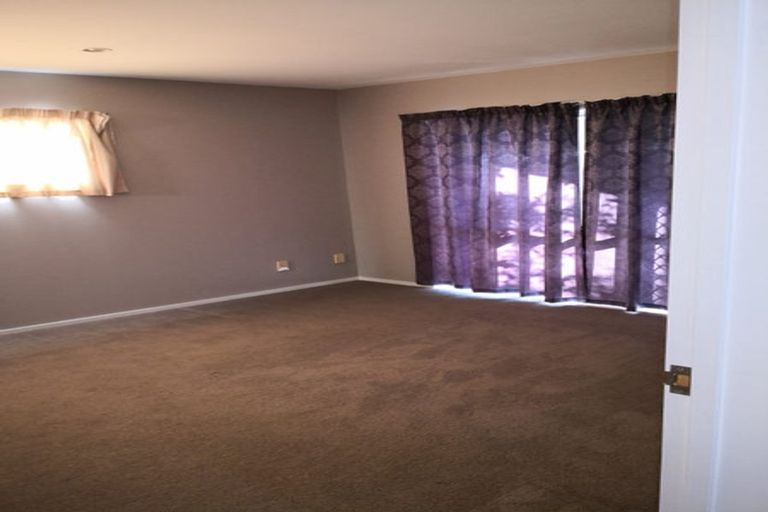 Photo of property in 16a Vera Road, Te Atatu South, Auckland, 0610