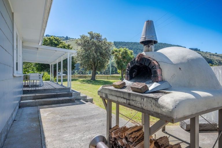 Photo of property in 1200 Okains Bay Road, Okains Bay, 7583