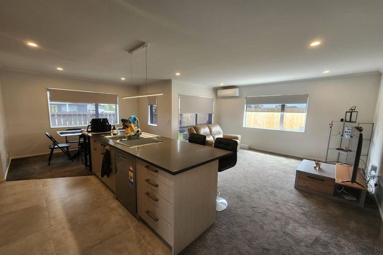 Photo of property in 114 Kuaka Drive, Takanini, 2112