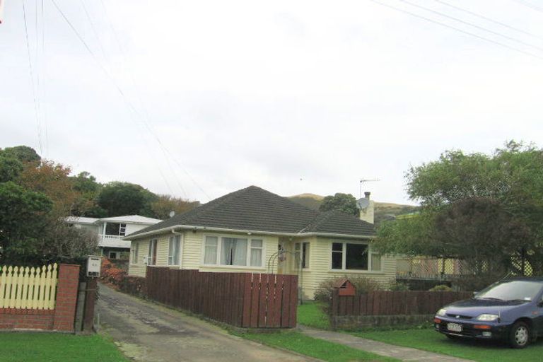 Photo of property in 4a Hinau Street, Tawa, Wellington, 5028