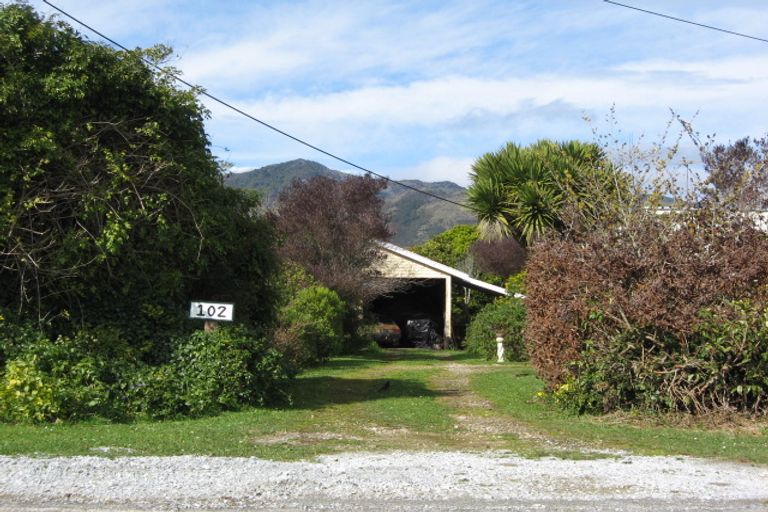 Photo of property in 102 Abel Tasman Drive, Takaka, 7183