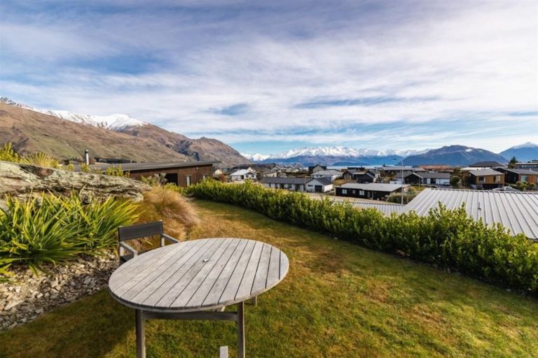 Photo of property in 32 Niger Street, Wanaka, 9305