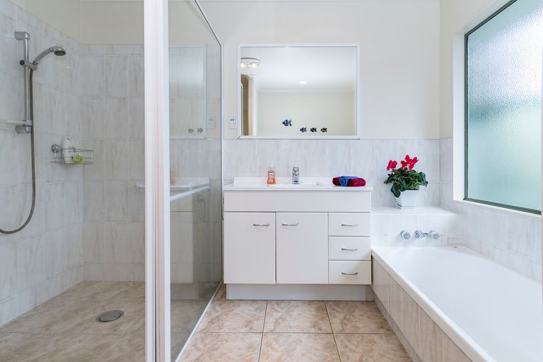 Photo of property in 10 Hawk Place, Welcome Bay, Tauranga, 3112